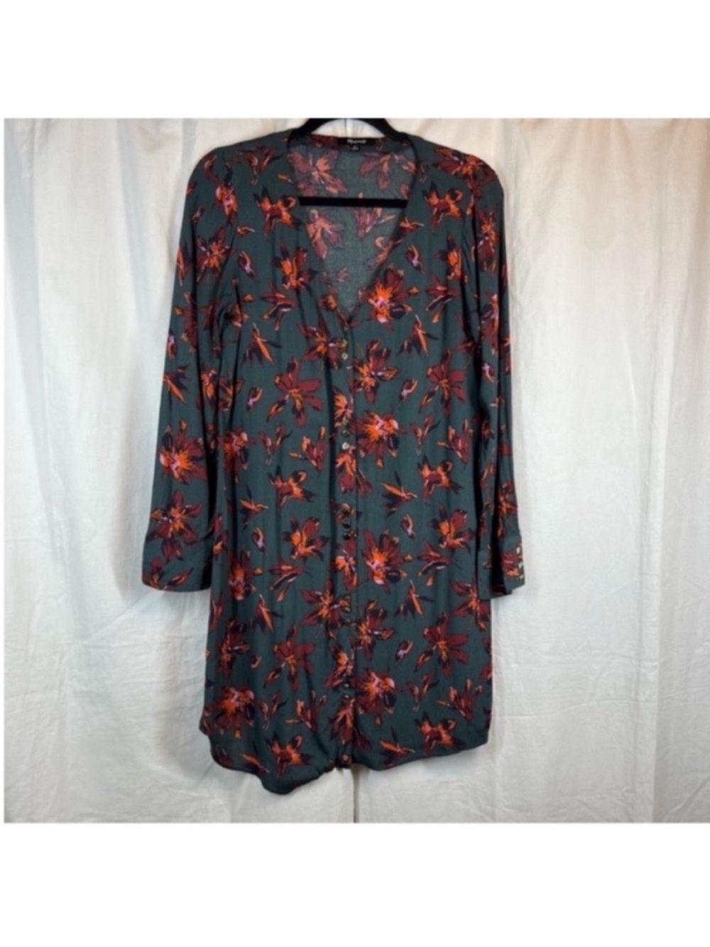 Madewell all over floral v neck long sleeve shift dress lightweight comfy